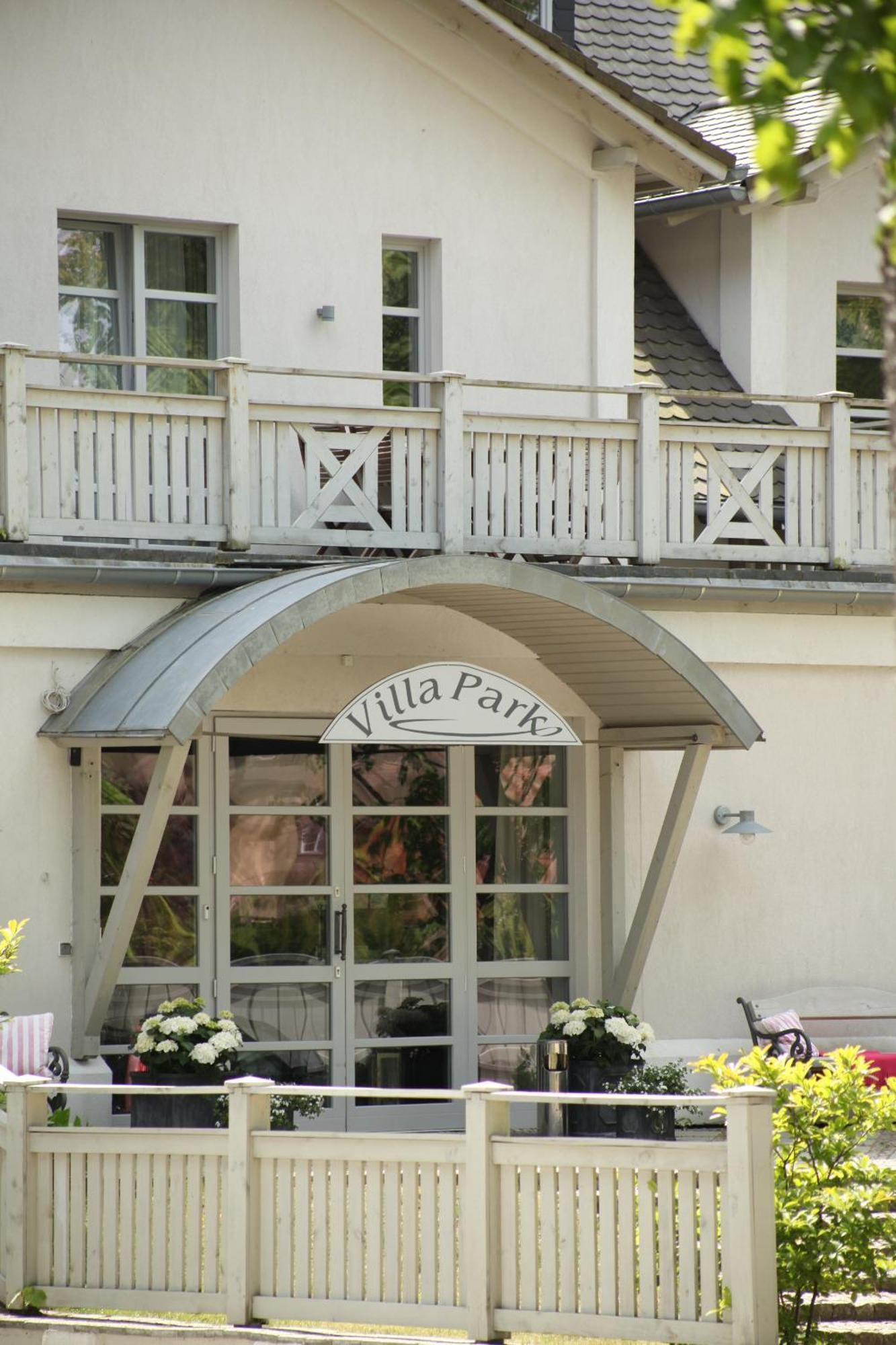 Villa Park Wiselka Spa & Wellness ภายนอก รูปภาพ